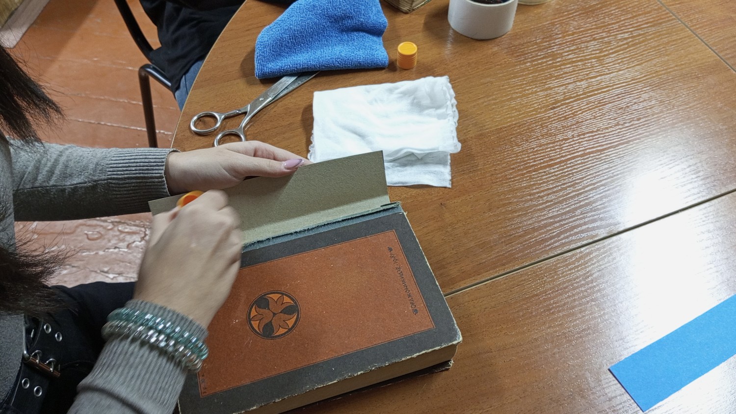 Акция «Будь здорова, книжка!»